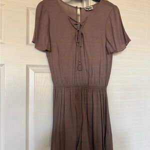 Show Me Your Mumu Women's Williamsburg Lace Up Front Romper Dune Tan Medium